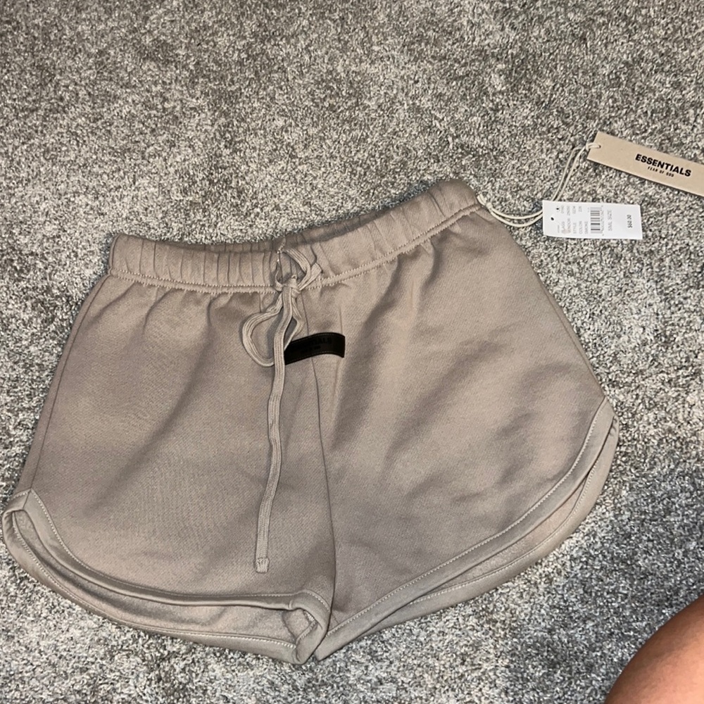 ESSENTIALS FEAR OF GOD SHORTS